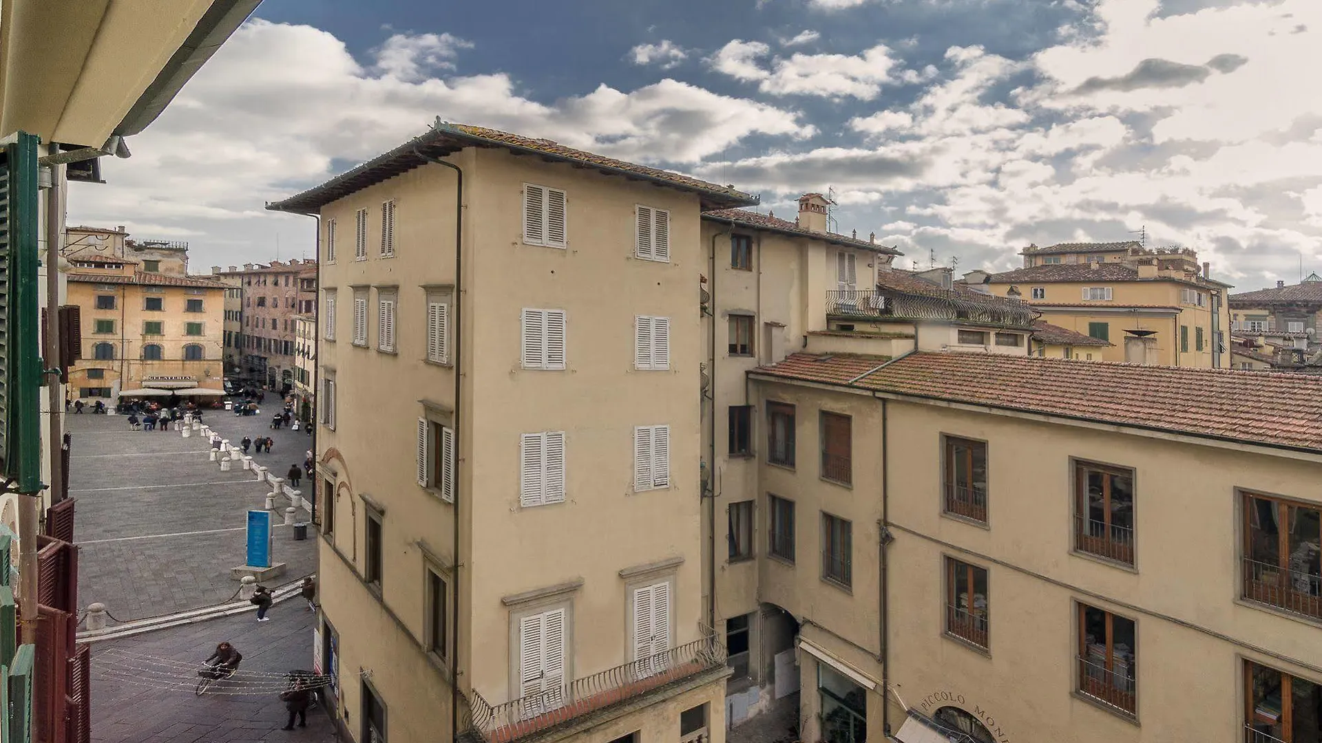 B&B Camera Con Vista Lucca Bed & Breakfast