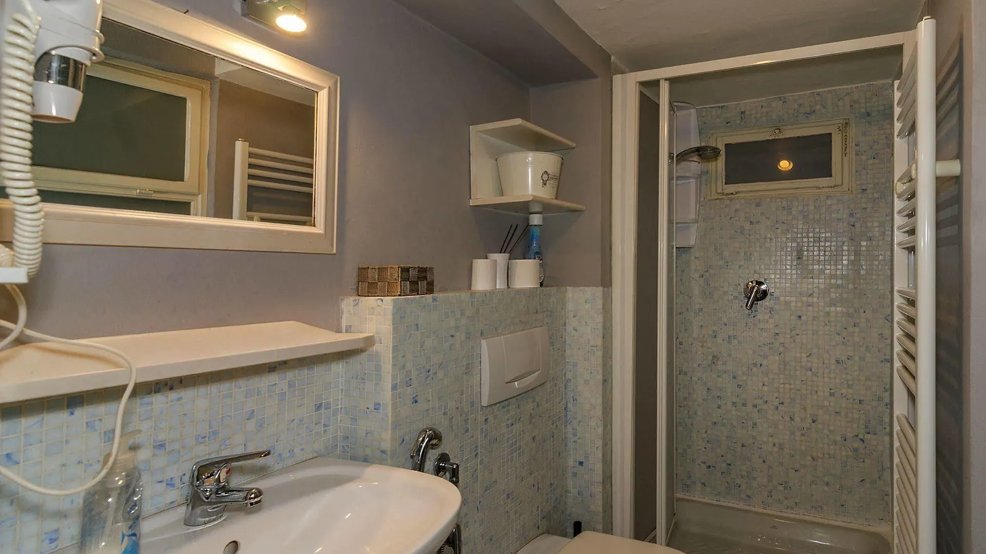 B&B Camera Con Vista Lucca Bed & Breakfast